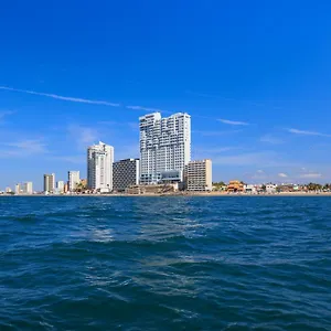 Courtyard By Marriott Mazatlan